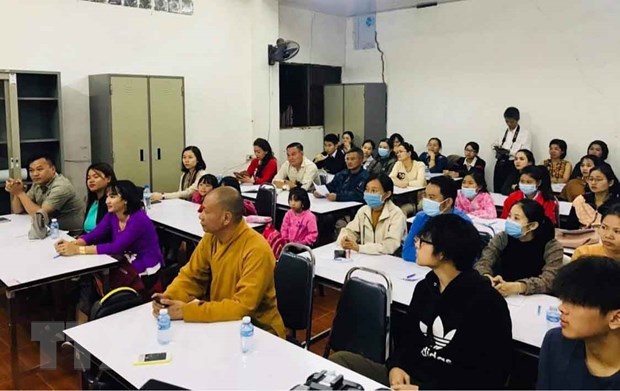 Khai giảng lớp ngoại ngữ miễn phí cho người Việt tại Lào