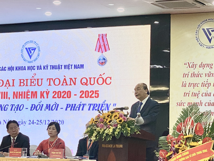 Khơi dậy, phát huy tinh thần cống hiến của đội ngũ trí thức