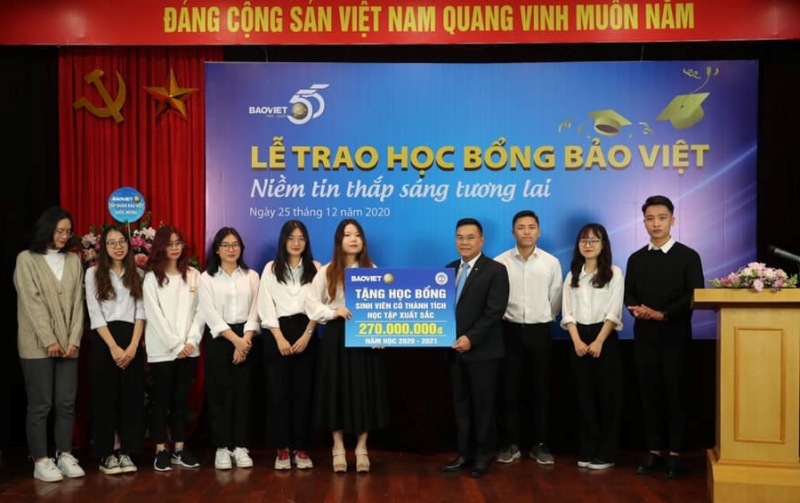 Học bổng “Bảo Việt - niềm tin thắp sáng tương lai”