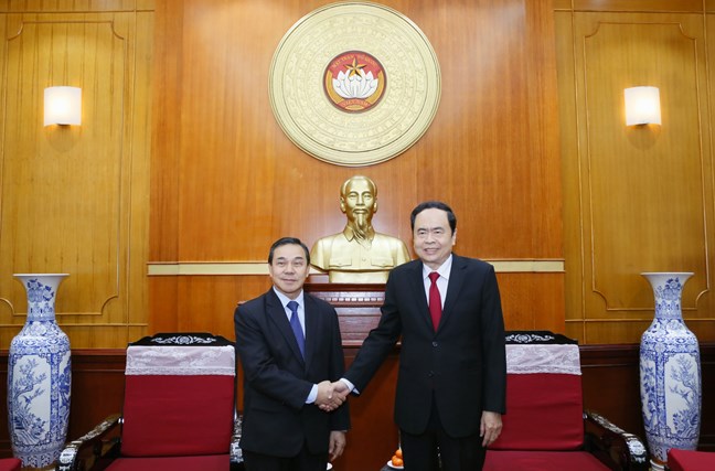 Củng cố và phát triển mối quan hệ hữu nghị, hợp tác toàn diện Việt Nam – Lào