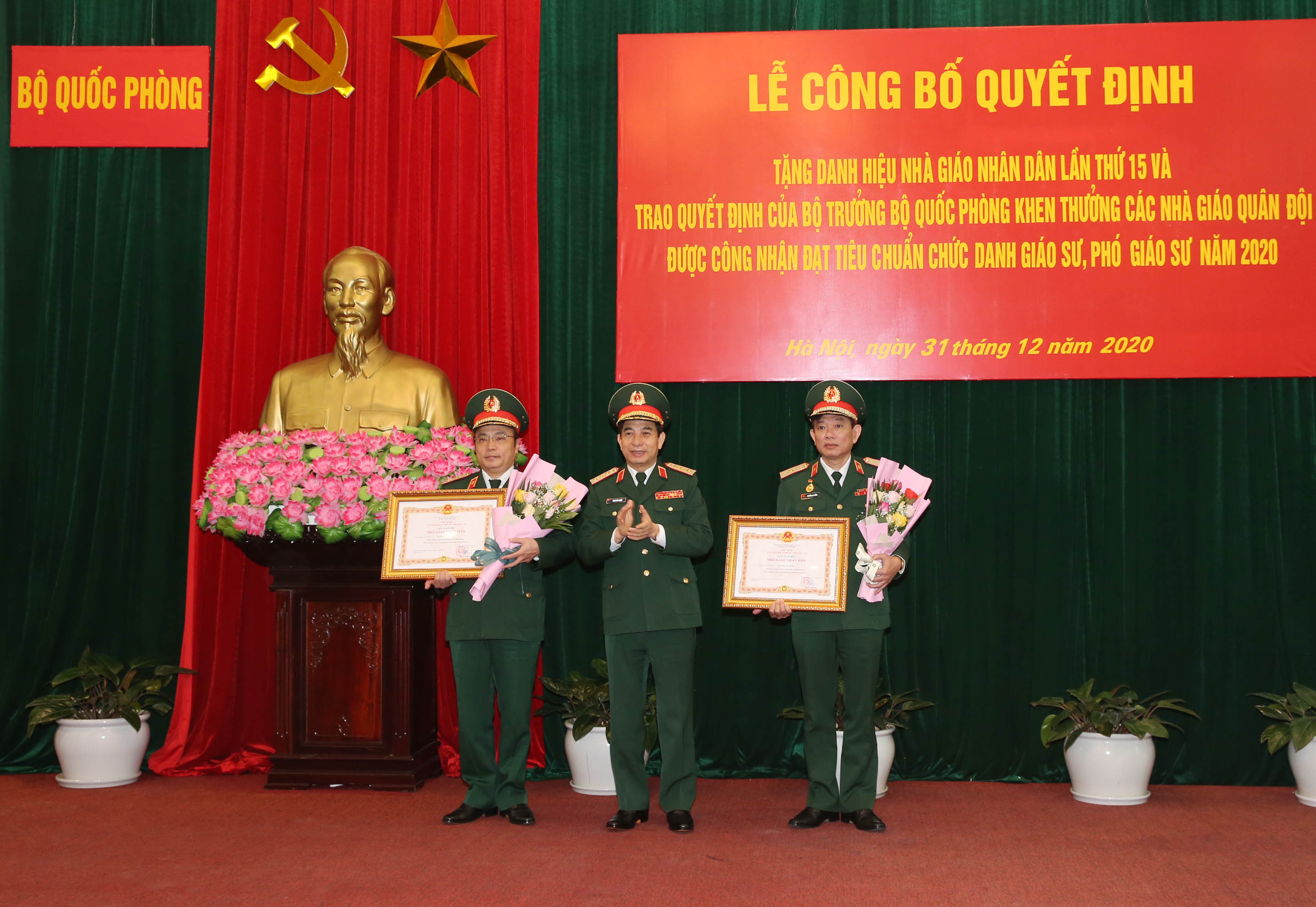 Bộ Quốc phòng công bố Quyết định danh hiệu Nhà giáo Nhân dân