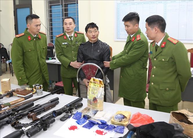 Thu giữ số lượng lớn ma túy và vũ khí quân dụng