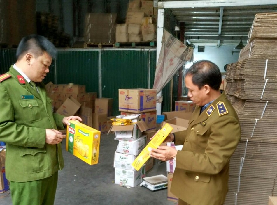 Bắt hơn 3 tấn bánh quy Thổ Nhĩ Kỳ hết date