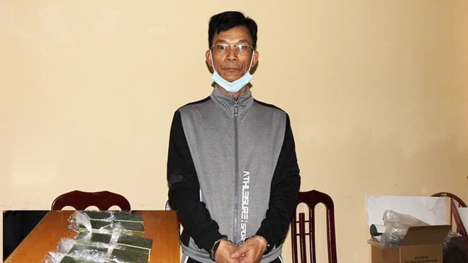 Công an Hà Nam bắt đối tượng vận chuyển 14 bánh heroin

​
