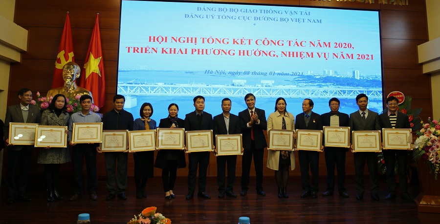 Tạo điều kiện cho cán bộ dám nghĩ, dám làm