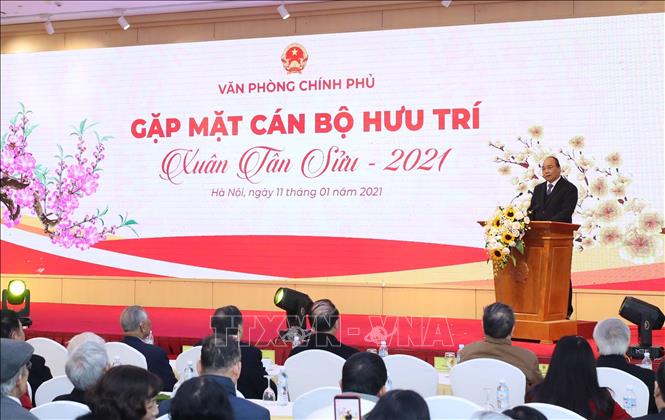 Thủ tướng gặp mặt cán bộ hưu trí Văn phòng Chính phủ