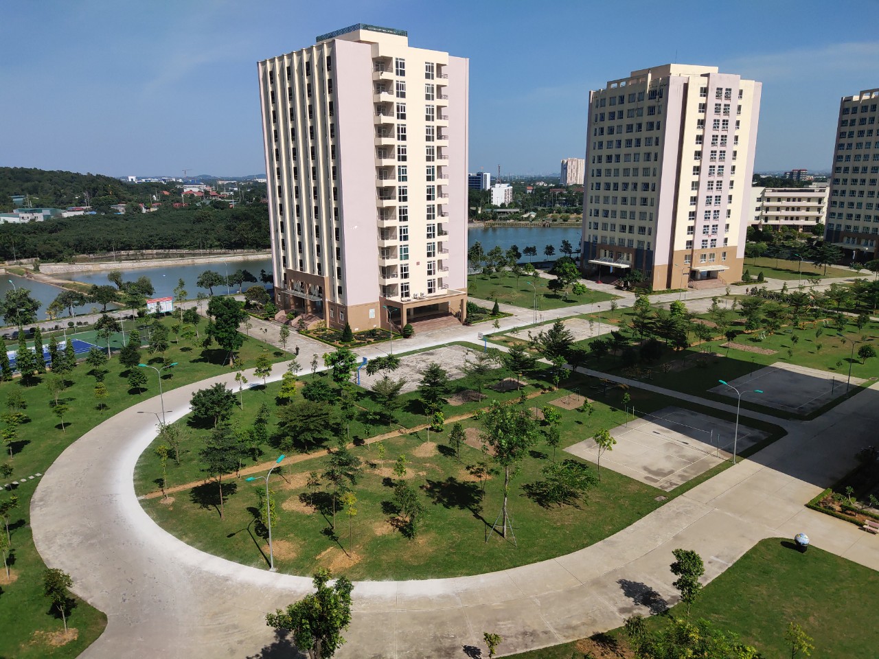 Mái trường ươm những mầm xanh