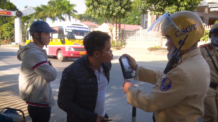 Hòa Bình Tăng cường tuần tra kiểm soát giao thông những ngày cận tết

​