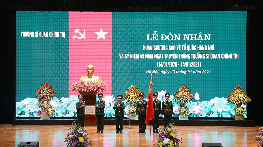 Trường Sĩ quan Chính trị đón nhận Huân chương Bảo vệ Tổ quốc hạng Nhì