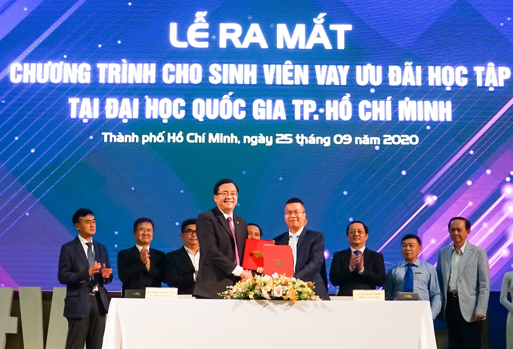 Hỗ trợ sinh viên vay vốn không lãi suất để học tập