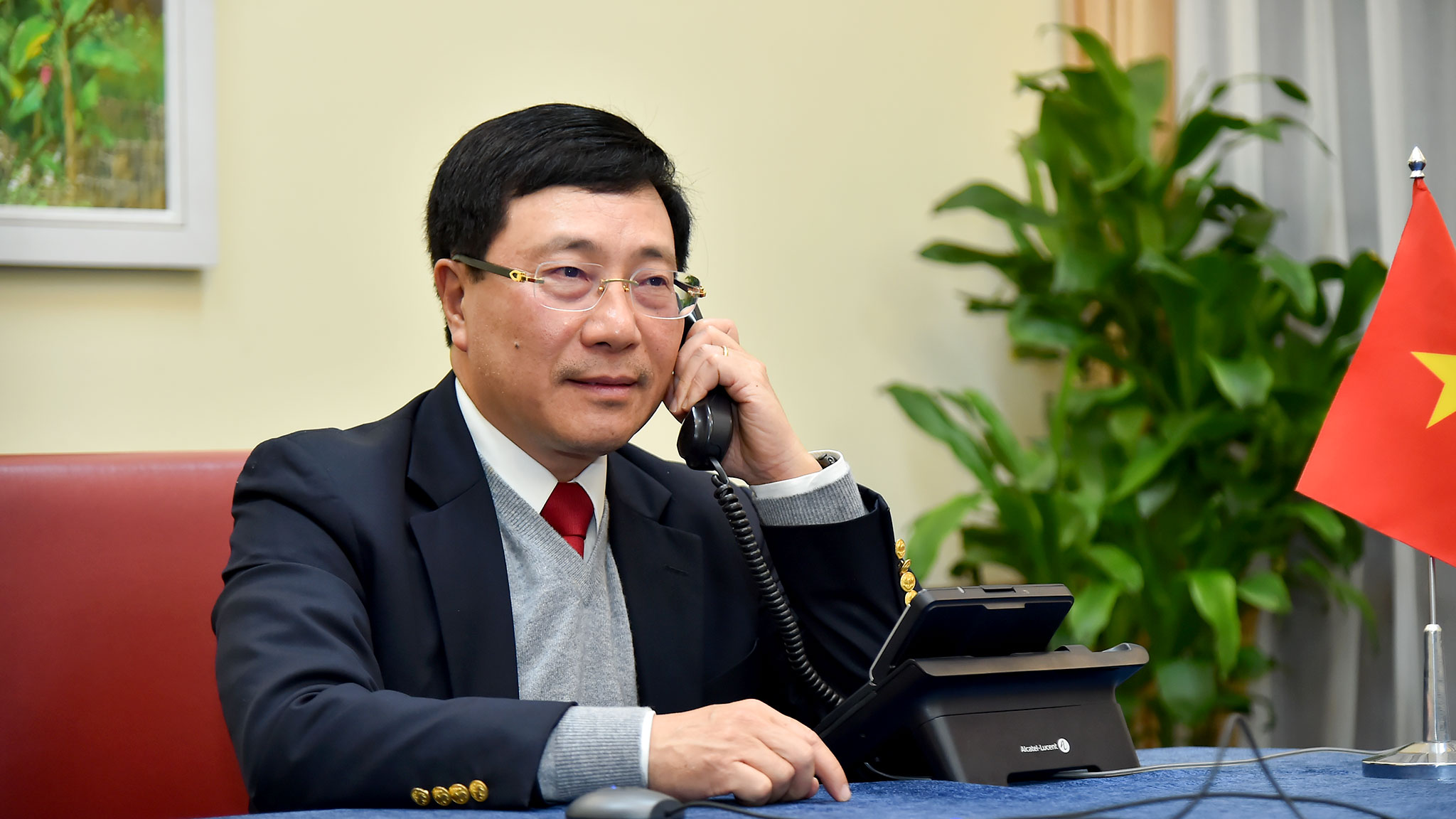 Phó Thủ tướng, Bộ trưởng Ngoại giao Phạm Bình Minh điện đàm với Cố vấn An ninh quốc gia Hoa Kỳ