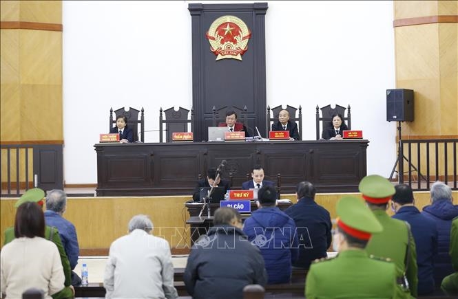 Lần thứ 2 hoãn phiên tòa xét xử bị cáo Vũ Huy Hoàng và đồng phạm