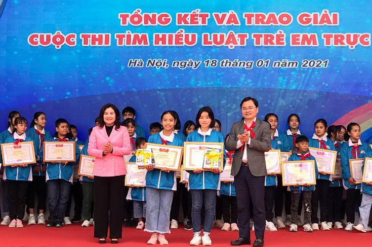 Trang bị kiến thức, kỹ năng cần thiết về bảo vệ, chăm sóc trẻ em