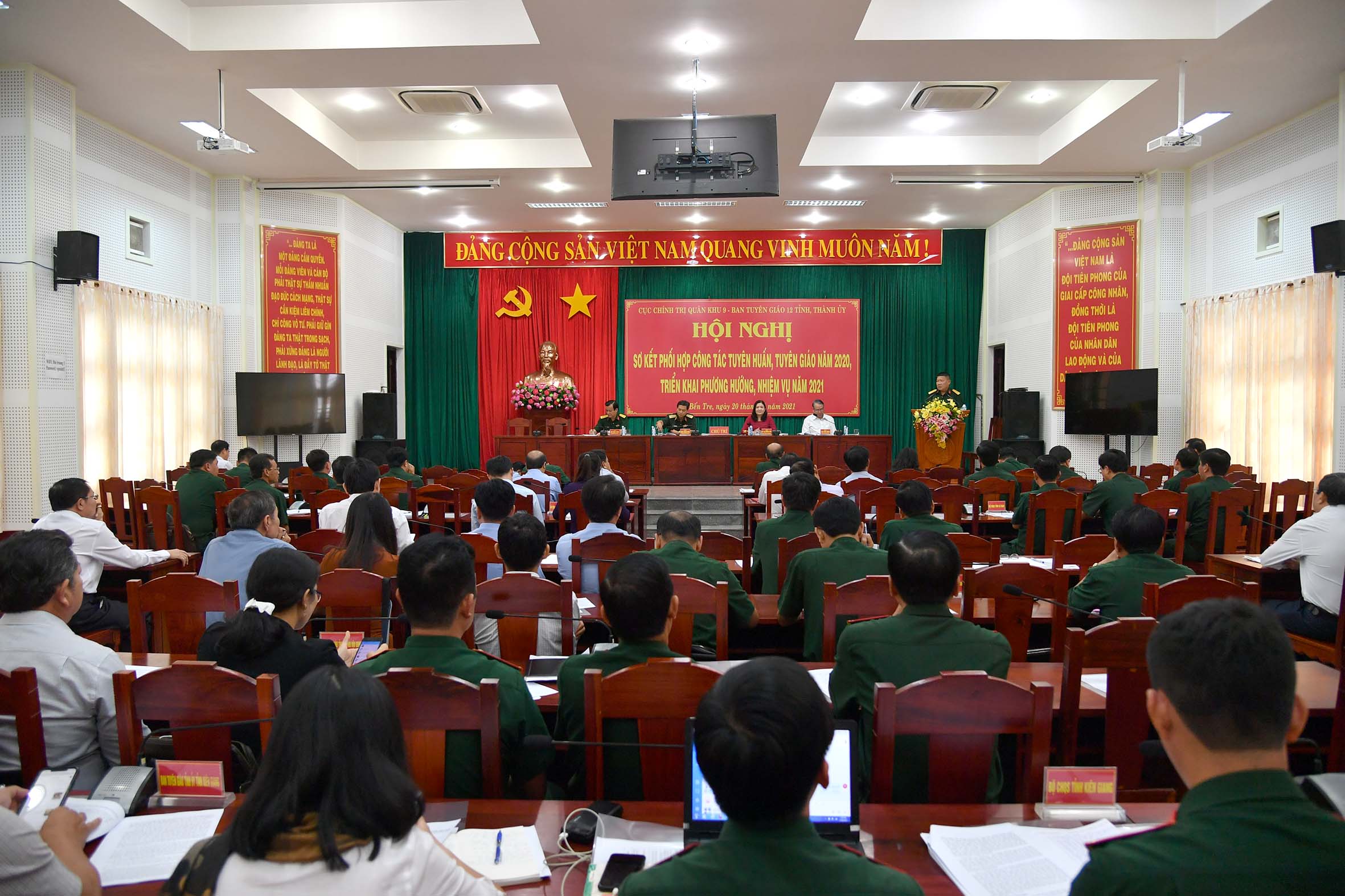 Cục Chính trị Quân khu 9 Đẩy mạnh phối hợp thực hiện công tác tuyên huấn, tuyên giáo