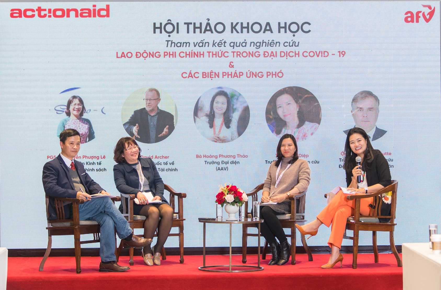 Nữ giới chịu ảnh hưởng nặng nề nhất bởi đại dịch COVID-19