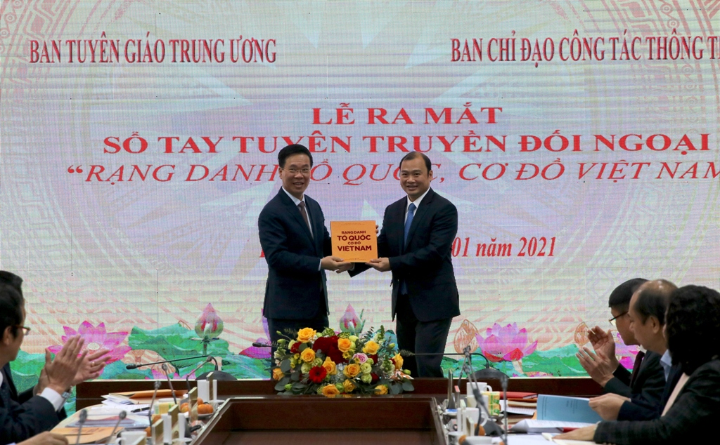 Ra mắt sổ tay tuyên truyền đối ngoại “Rạng danh Tổ quốc cơ đồ Việt Nam”