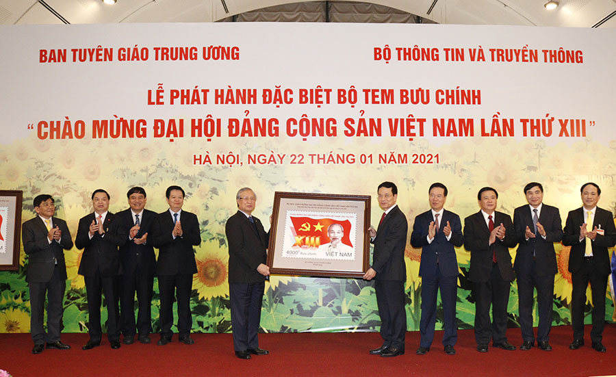 Phát hành đặc biệt bộ tem chào mừng Đại hội XIII của Đảng