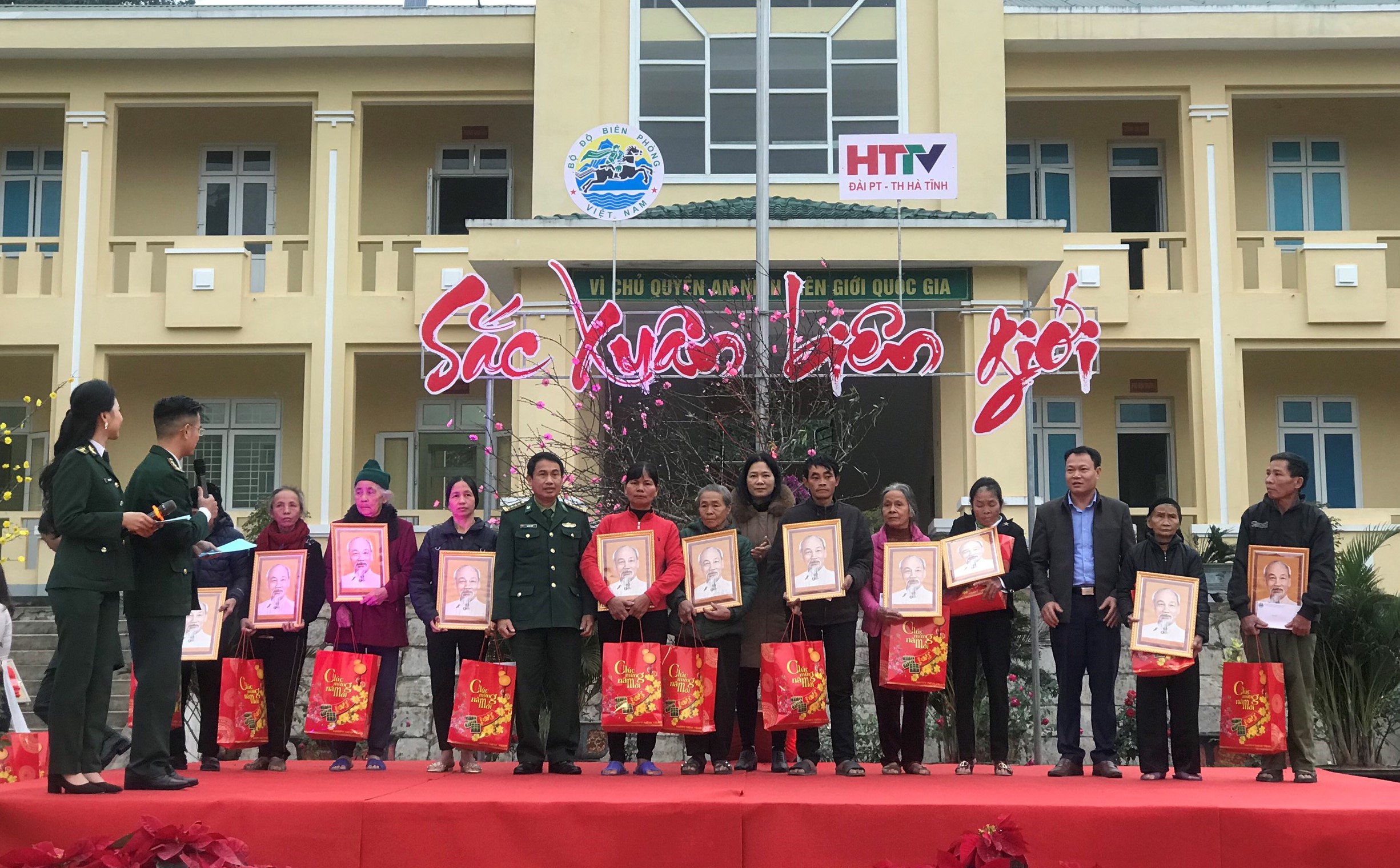 Đặc sắc chương trình giao lưu Sắc xuân biên giới