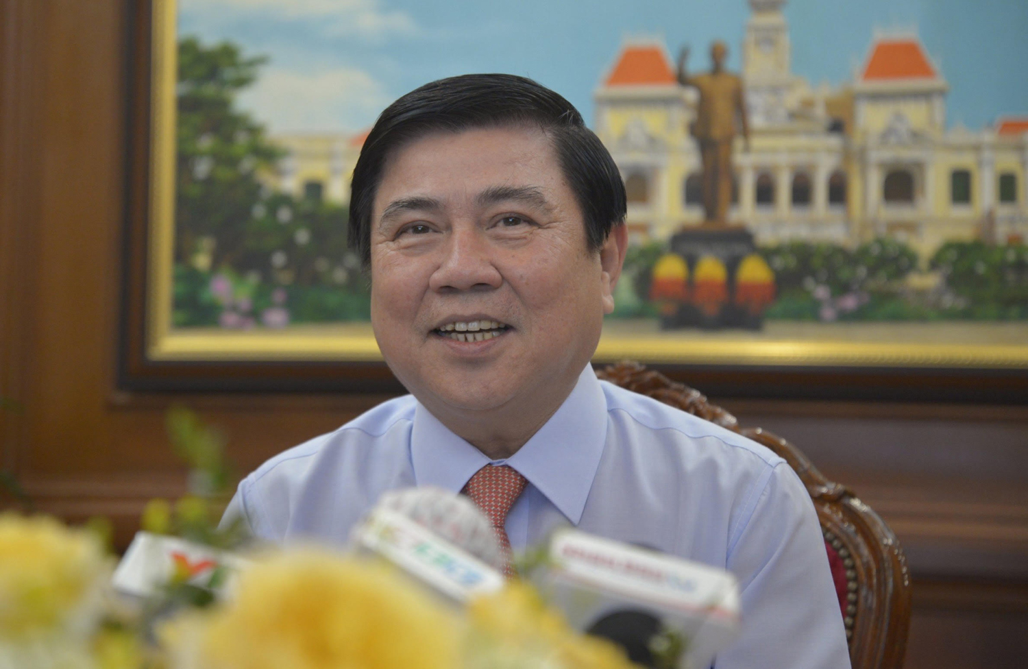 Triển khai văn kiện gắn với phát triển kinh tế - xã hội của TP Hồ Chí Minh