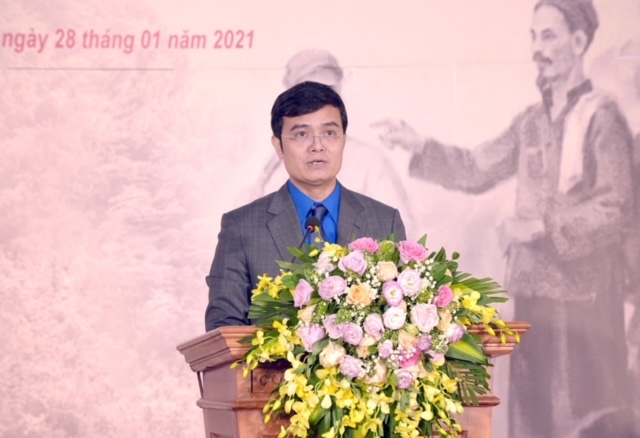 “Người về mang tới những mùa Xuân”
