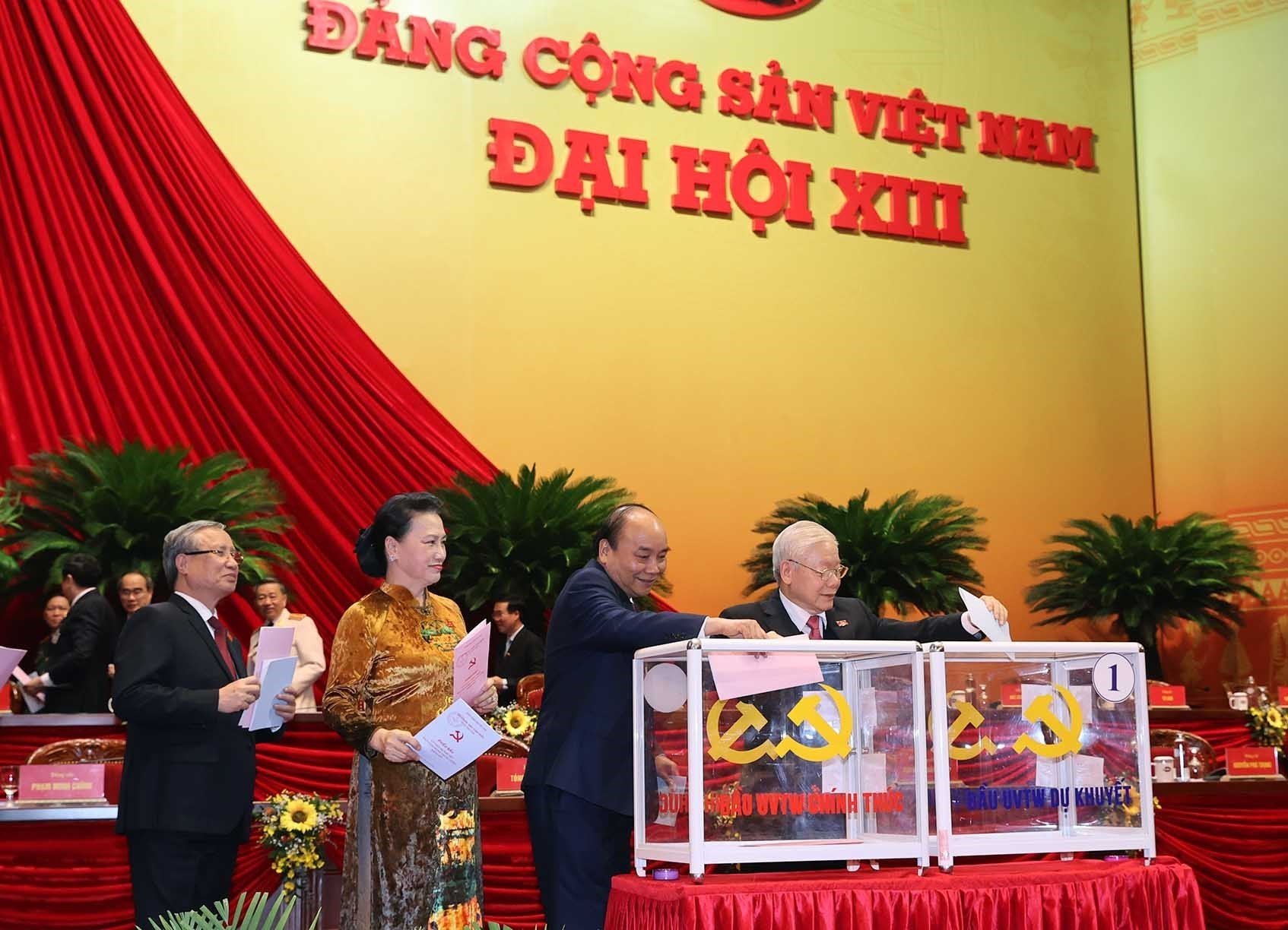 THÔNG CÁO BÁO CHÍ VỀ NGÀY LÀM VIỆC THỨ NĂM CỦA ĐẠI HỘI XIII
