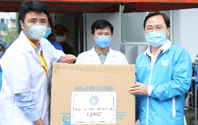 Tặng 1,5 triệu khẩu trang y tế cho các tỉnh đang có bệnh nhân COVID-19 và các tỉnh giáp biên