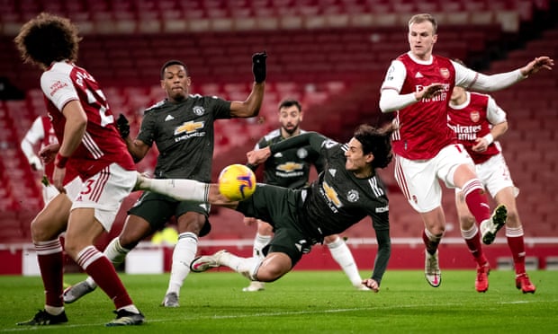 Arsenal – M U bất phân thắng bại