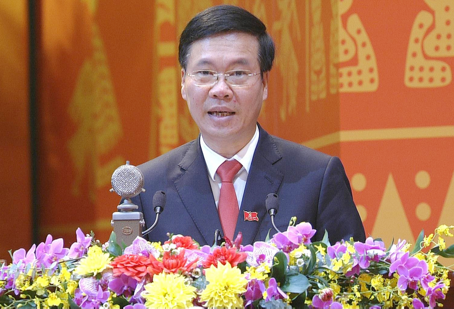 Danh sách Bộ Chính trị, Ban Bí thư, Ủy ban Kiểm tra Trung ương tại phiên bế mạc sáng 1 2