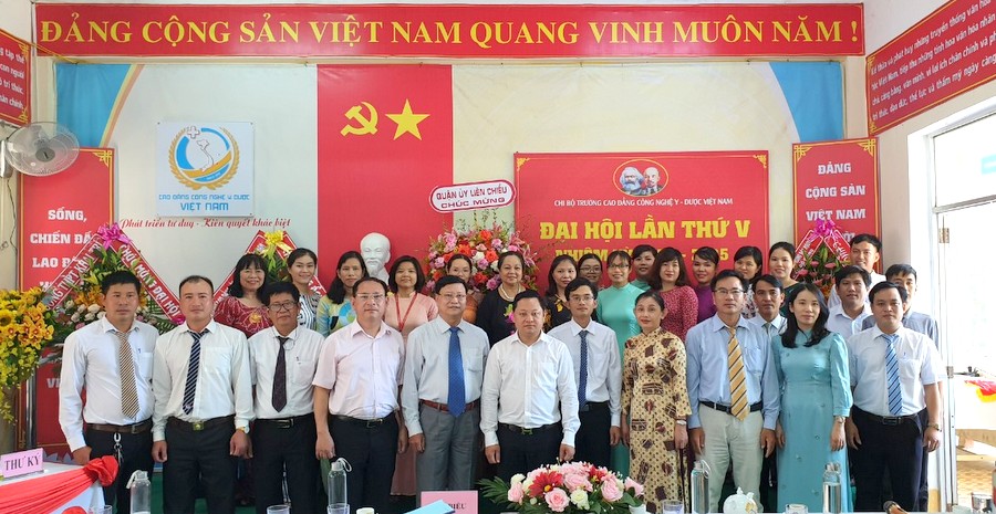Cao đẳng Công nghệ Y – Dược Việt Nam Chú trọng công tác xây dựng Đảng