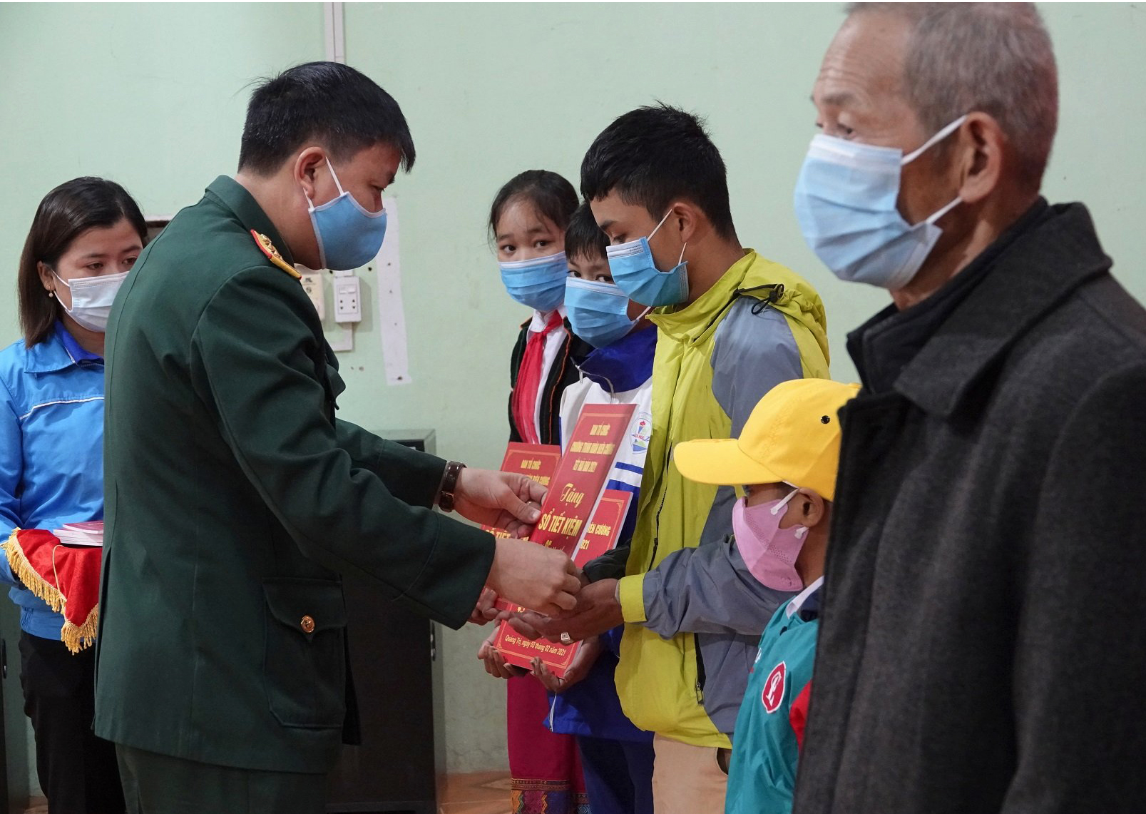 Ấm nghĩa tình quân dân khi Tết đến, Xuân về