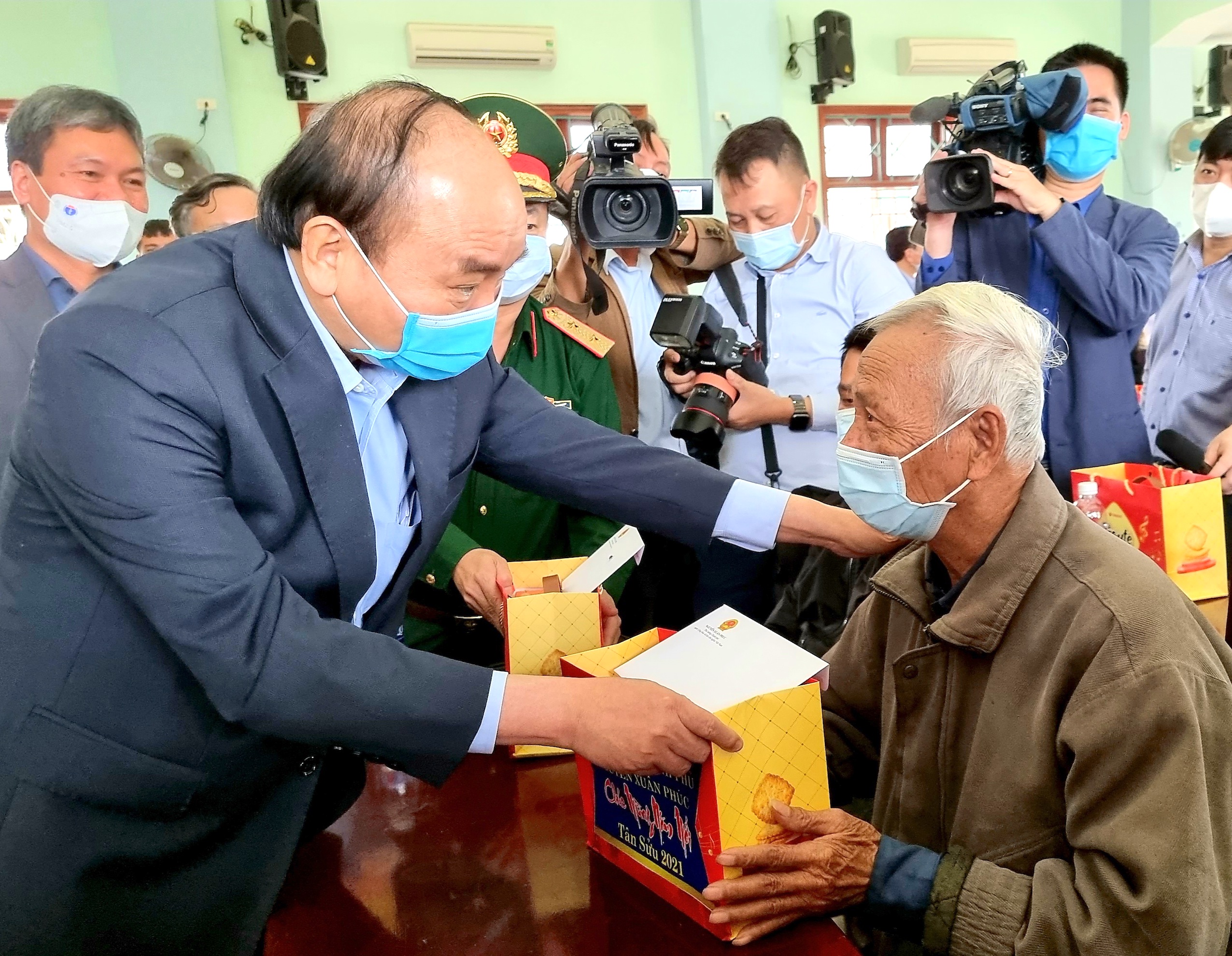 Thủ tướng Đảng và Nhà nước luôn quan tâm chăm lo đến đời sống nhân dân