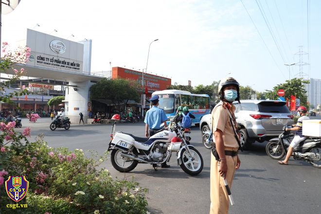 Bố trí 6 tổ công tác bảo đảm trật tự an toàn giao thông tại Hà Nội và Thành phố Hồ Chí Minh