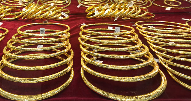 Giá vàng trong nước vượt mức 57 triệu đồng lượng