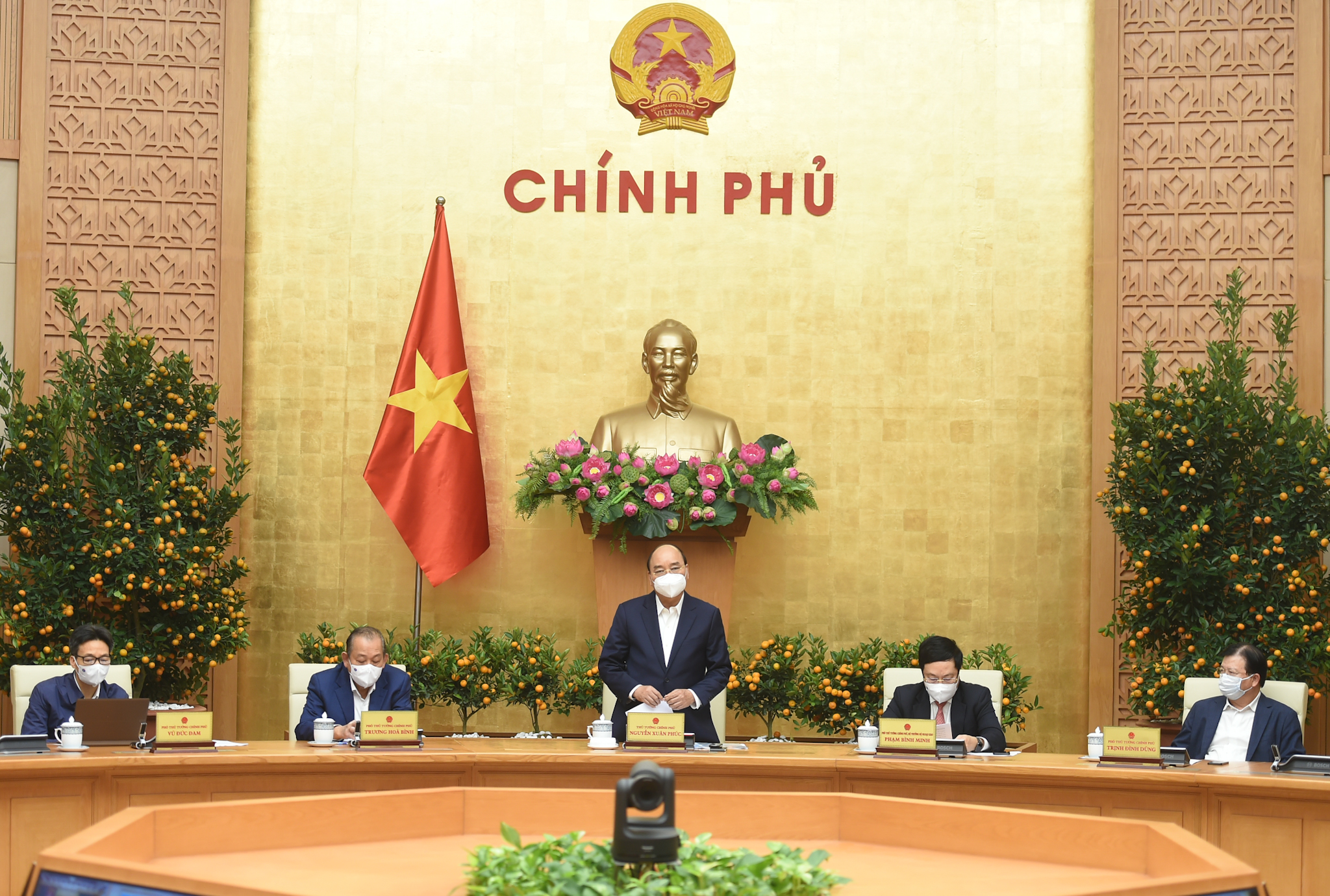 Thực hiện quyết liệt việc khoanh vùng, cách ly, truy vết, xét nghiệm trên diện rộng