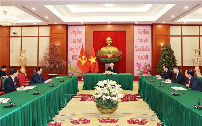 Tổng Bí thư, Chủ tịch nước Nguyễn Phú Trọng điện đàm với Bí thư thứ nhất Đảng Cộng sản Cu-ba Ra-un Cát-xtơ-rô