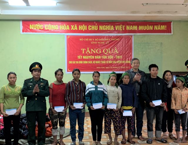 Chăm lo Tết cho đồng bào nghèo khu vực biên giới
