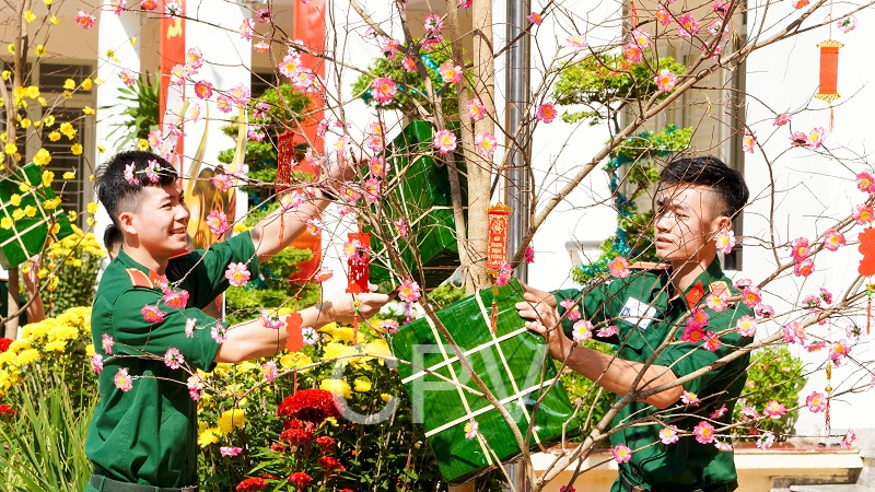 Không khí đón xuân ở Trường Sĩ quan Kỹ thuật Quân sự