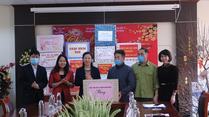Bắc Giang Tặng trên 86 nghìn xuất quà Tết Tân Sửu