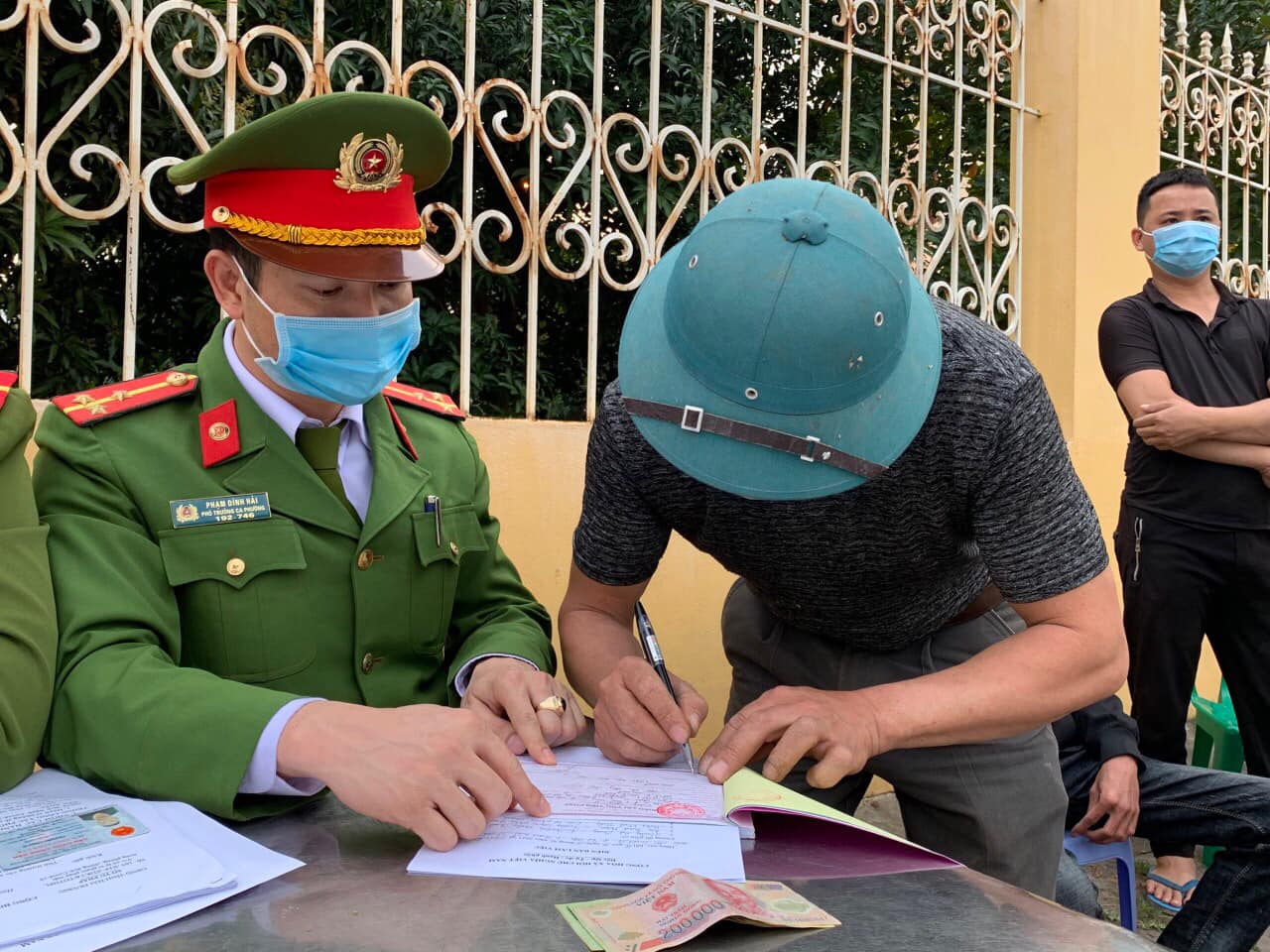 TP Hải Dương Ra đường không có lý do chính đáng bị phạt 3 triệu đồng