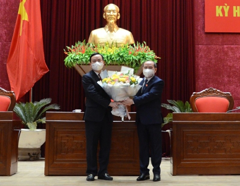 Phê chuẩn Phó Chủ tịch UBND tỉnh Hòa Bình