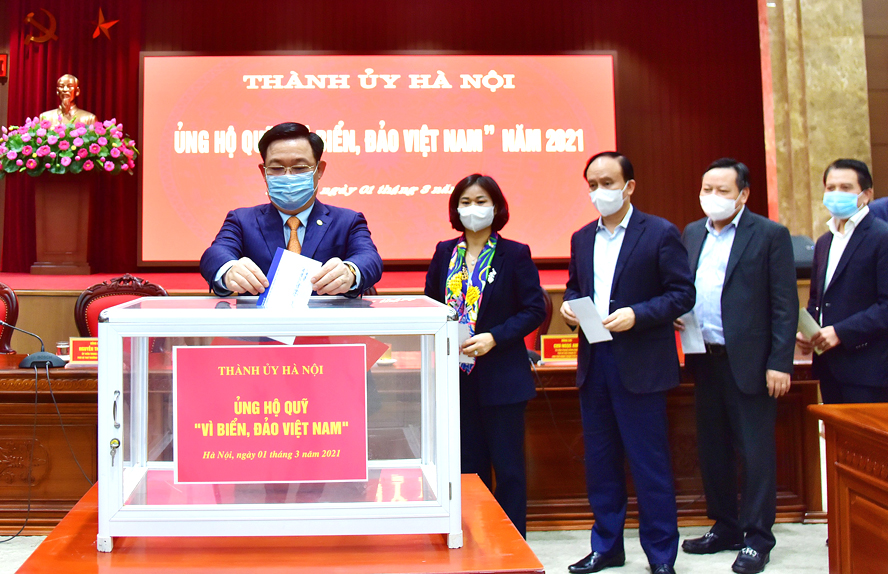 Thành ủy Hà Nội ủng hộ Quỹ  Vì biển, đảo Việt Nam  năm 2021