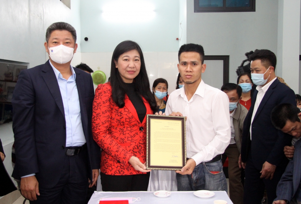 Ghi nhận, biểu dương hành động dũng cảm, nhân văn của anh Nguyễn Ngọc Mạnh