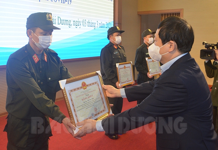 Khen thưởng 28 tập thể, cá nhân Bộ Tư lệnh Cảnh sát cơ động tham gia chống dịch ở Hải Dương