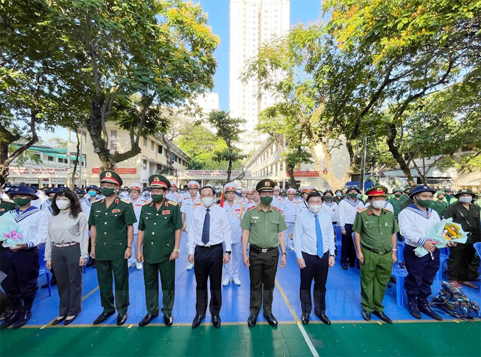 Hơn 4 600 thanh niên TP Hồ Chí Minh lên đường nhập ngũ