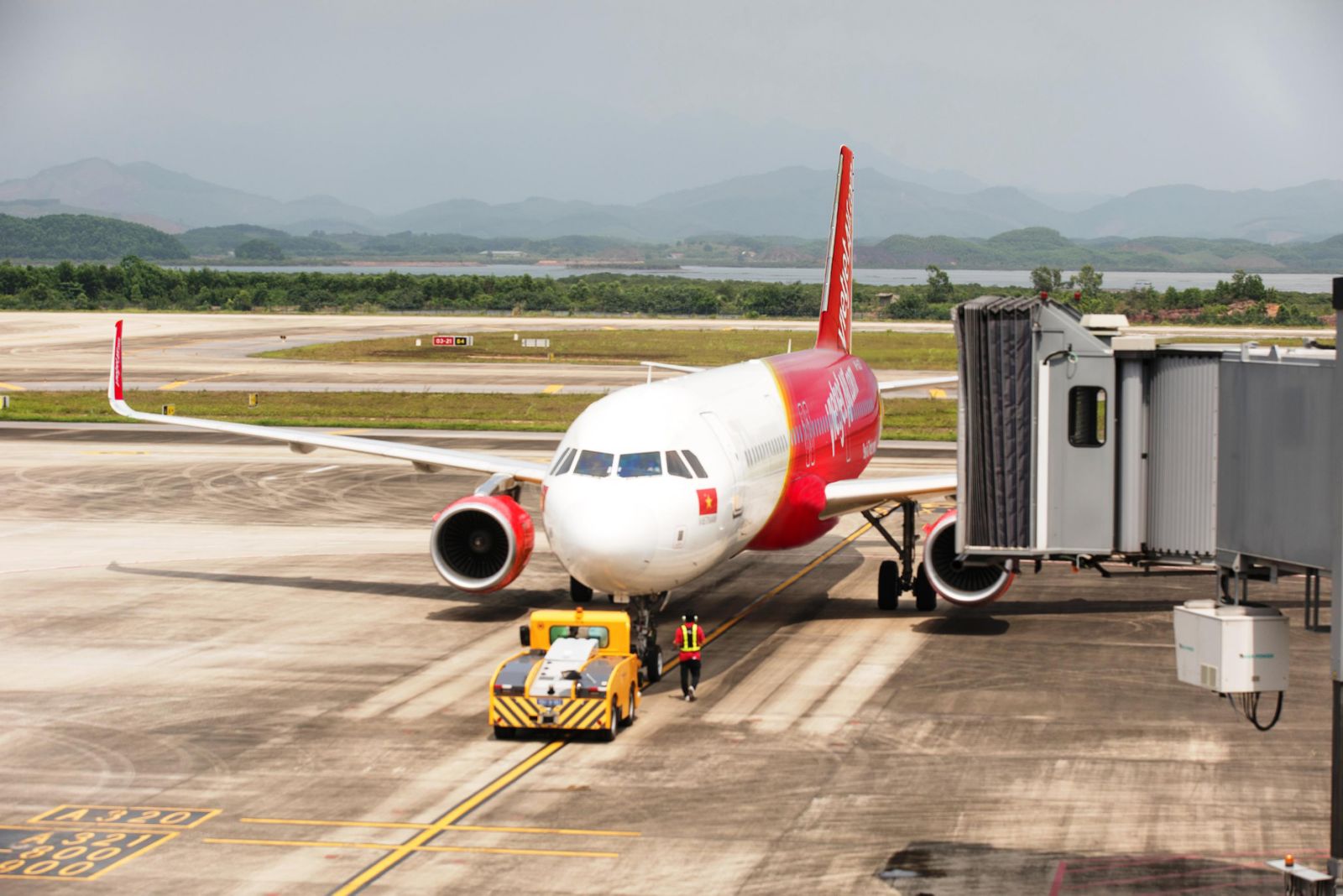 Vietjet xông đất sân bay Vân Đồn năm mới Tân Sửu