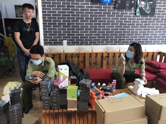 Đà Nẵng Thu giữ gần 3 500 sản phẩm thuốc lá điện tử và linh phụ kiện các loại