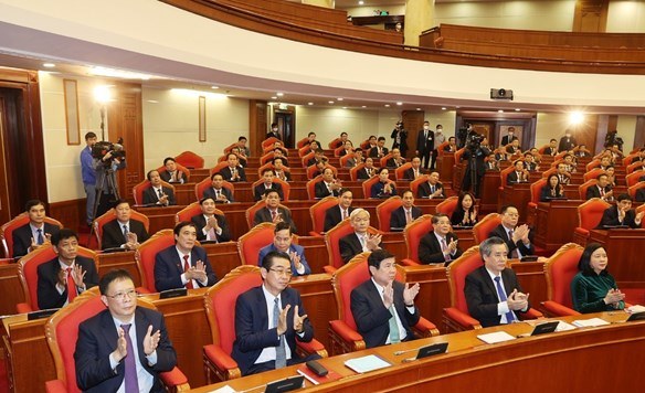 Một số hình ảnh tại phiên bế mạc Hội nghị Trung ương 2