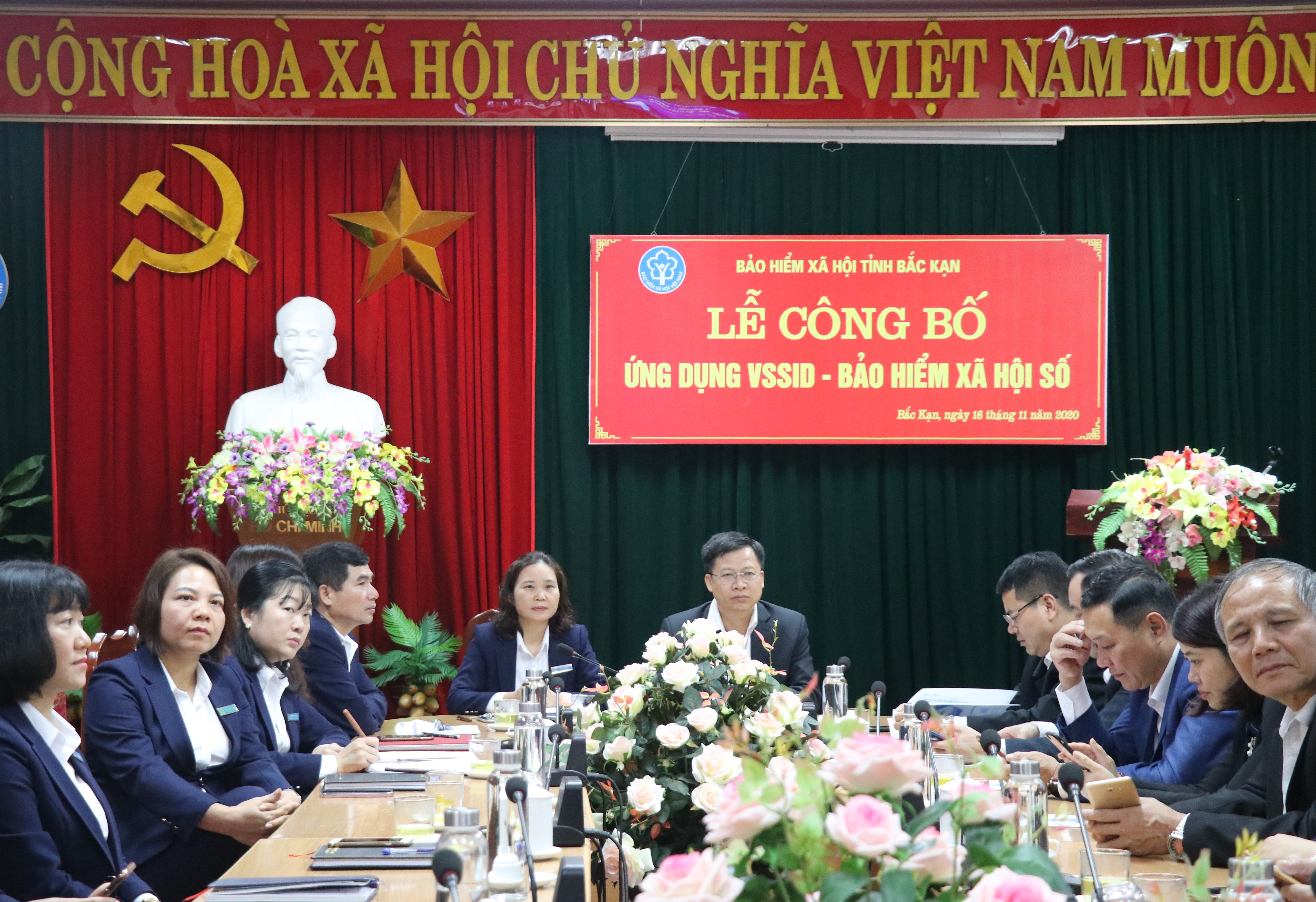 Bắc Kạn đẩy mạnh triển khai cài đặt ứng dụng “VssID - Bảo hiểm xã hội số”