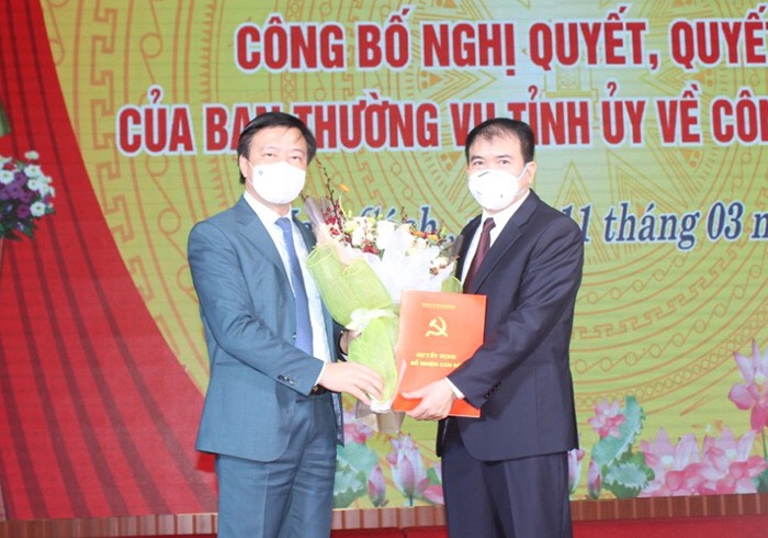 Hải Dương Trao quyết định 2 Bí thư Huyện ủy và 7 Giám đốc sở, ngành