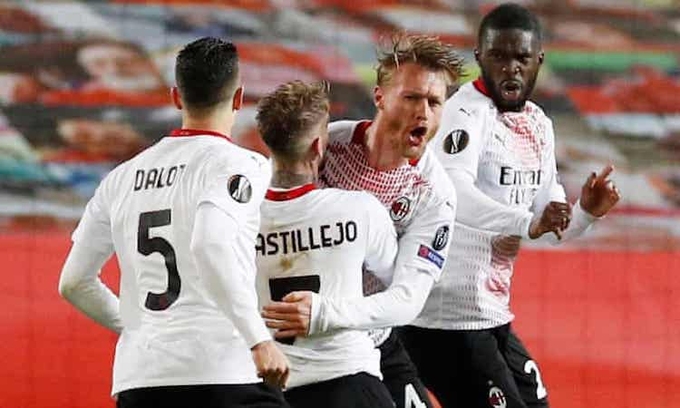 Milan thoát hiểm tại Old Trafford